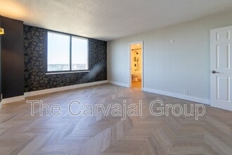 400 E Colonial Dr in Orlando, FL - Building Photo - Building Photo