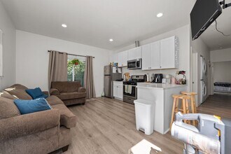 5320 Redding Rd in San Diego, CA - Building Photo - Building Photo