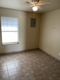 4503 E Richardson Rd, Unit One in Edinburg, TX - Building Photo - Building Photo