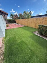 11570 SW 83rd Ter in Miami, FL - Building Photo - Building Photo