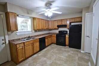 154 Valencia Dr in Fort Walton Beach, FL - Building Photo - Building Photo