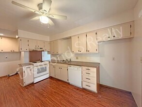 2015 E Page St in Springfield, MO - Building Photo - Building Photo