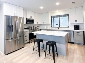 6904 Rusty Fig Dr in Austin, TX - Building Photo - Building Photo