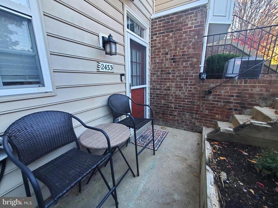 2433 Wentworth Dr in Crofton, MD - Building Photo