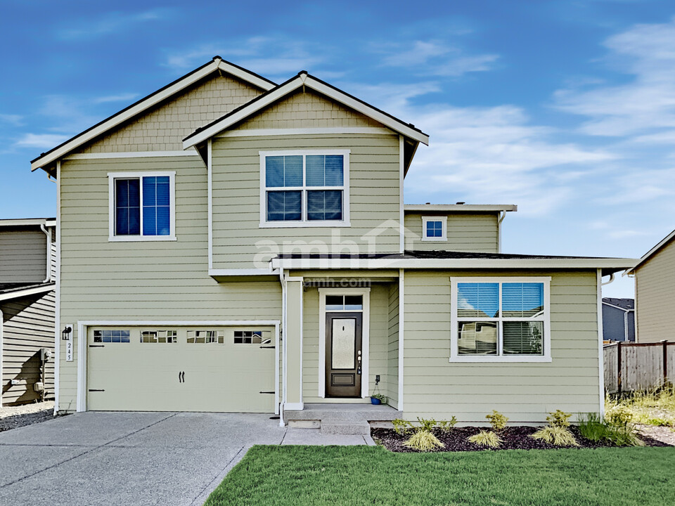 245 Iris Ln N in Enumclaw, WA - Foto de edificio