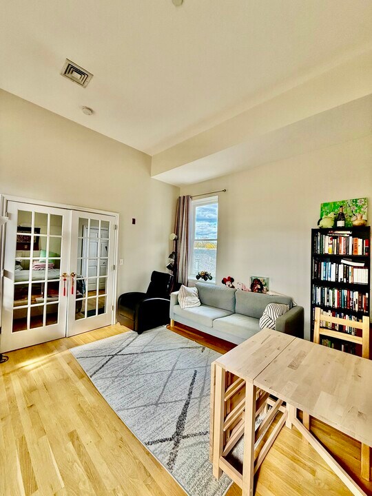 253 Norfolk St, Unit 3-7 in Cambridge, MA - Foto de edificio