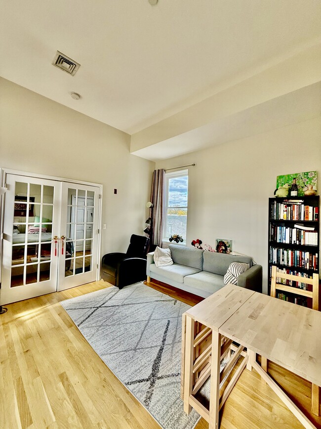 property at 253 Norfolk St