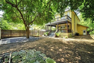2010 Riverview St in Austin, TX - Building Photo - Building Photo