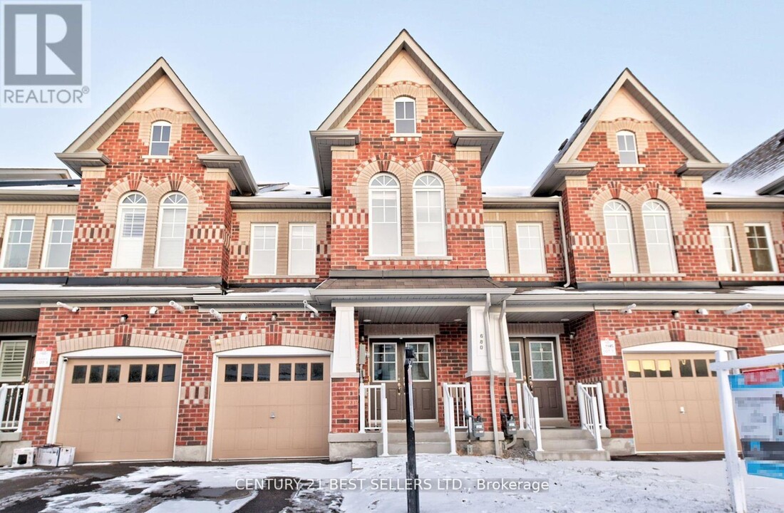 680 KRAWCHUK Crescent in Oshawa, ON - Building Photo