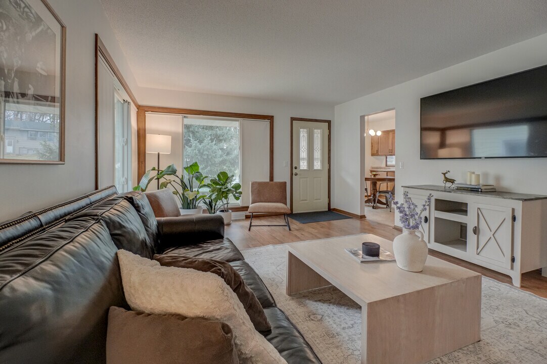 2006 Pine St W in Stillwater, MN - Building Photo