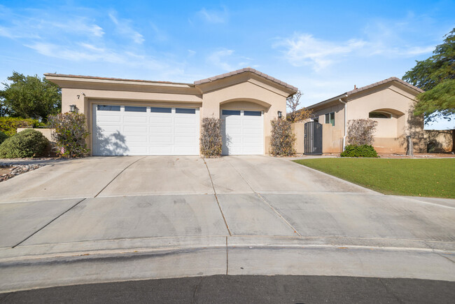 7 Eiffel Ct in Rancho Mirage, CA - Foto de edificio - Building Photo