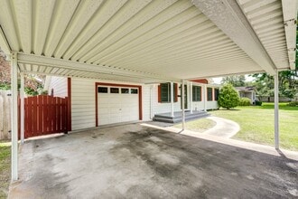 305 Yaupon St in Sweeny, TX - Building Photo - Building Photo