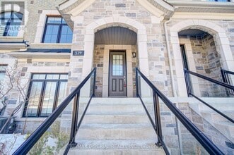 539 Carrville Rd in Richmond Hill, ON - Building Photo - Building Photo