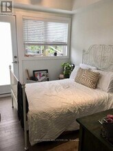 160 Lansdowne Ave in Toronto, ON - Building Photo - Building Photo