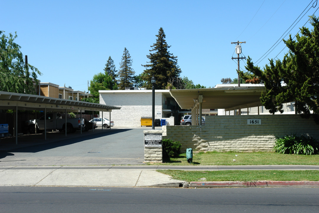 1651 Detroit Ave in Concord, CA - Building Photo