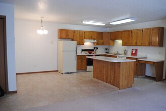 Meadows in West Fargo, ND - Foto de edificio - Building Photo