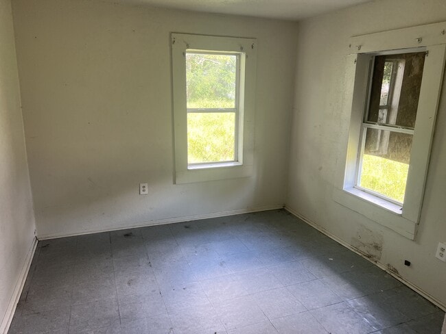 property at 507 N 6th St