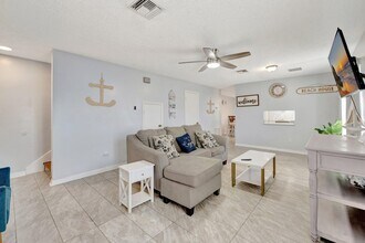 1903 Plover Ave in Fort Pierce, FL - Building Photo - Building Photo