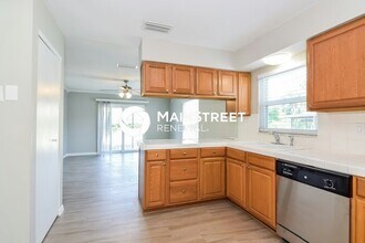 2112 Sylvester Ct in Lakeland, FL - Foto de edificio - Building Photo