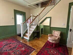 650 Van Wagner Rd, Unit 650A in Poughkeepsie, NY - Foto de edificio - Building Photo