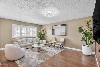 7604 Charles Conrad Cir in Las Vegas, NV - Building Photo - Building Photo