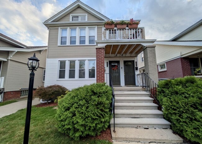 1331 Beaconsfield Ave, Unit 1331 Beaconsfield Ave.