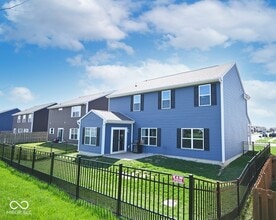 2441 Shadowbrook Trce in Greenwood, IN - Building Photo - Building Photo