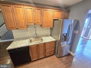 7655 Sherlock Ct in Pasadena, MD - Building Photo - Building Photo