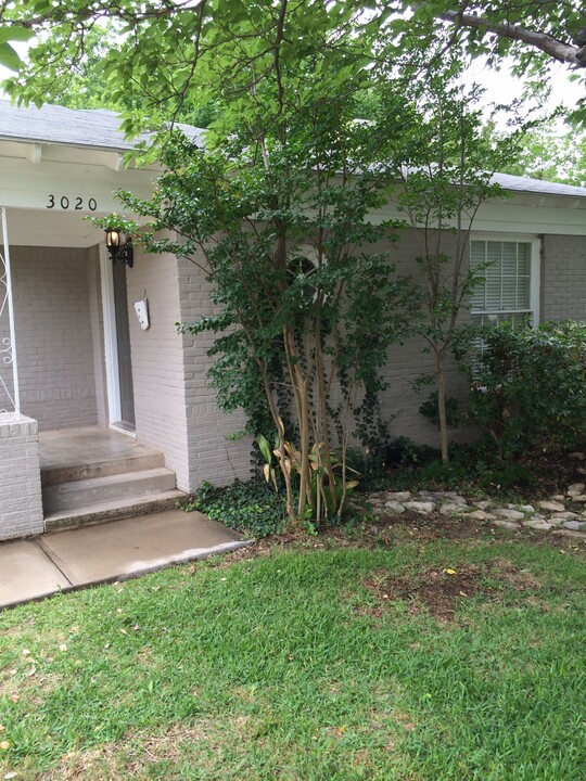 3020 5th Ave, Unit B in Fort Worth, TX - Building Photo