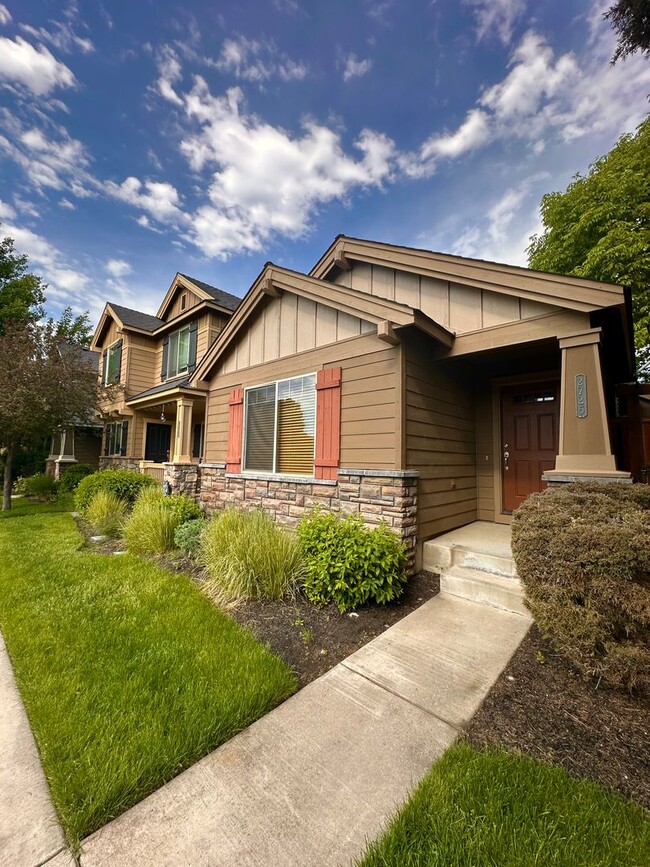 property at 2725 NW Cedar Ave