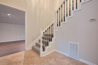 520 S Rivershire Dr in Conroe, TX - Building Photo - Building Photo