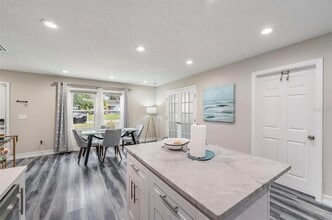 7308 N Dartmouth Ave in Tampa, FL - Building Photo - Building Photo