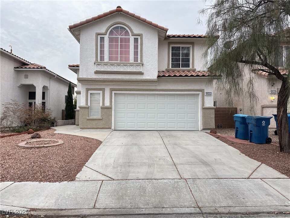 10033 Yellow Canary Ave in Las Vegas, NV - Foto de edificio