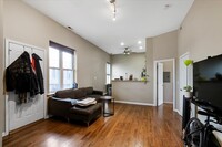 2604 N Hamlin Ave, Unit 3 in Chicago, IL - Building Photo - Building Photo