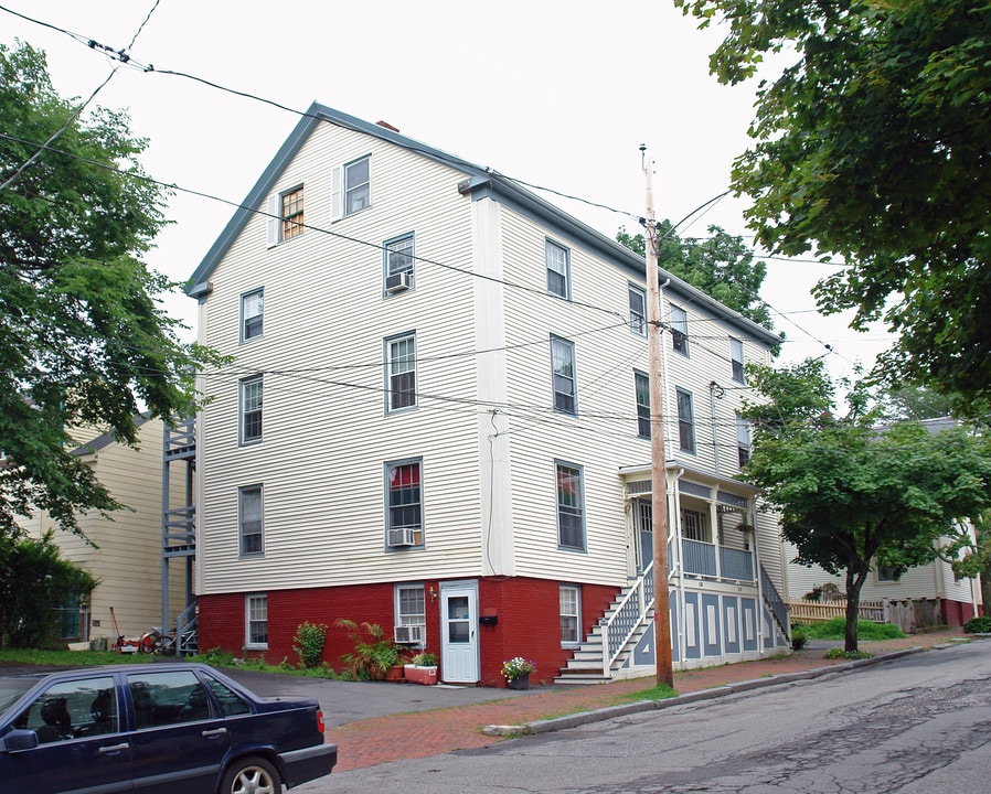 18-20 Munjoy St in Portland, ME - Building Photo