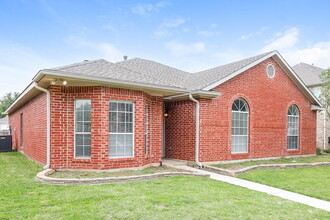 1330 Bogard Ln in Lewisville, TX - Building Photo - Building Photo