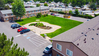 Sage Creek Apartments in Aurora, CO - Foto de edificio - Building Photo