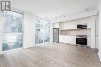 357 King St W in Toronto, ON - Building Photo - Building Photo