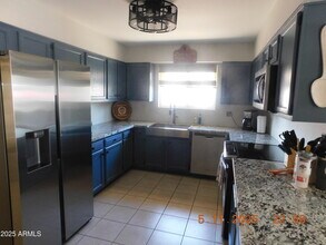 10630 W Caron Dr in Sun City, AZ - Building Photo - Building Photo