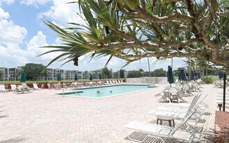 1811 Sabal Palm Dr, Unit 403 in Davie, FL - Building Photo