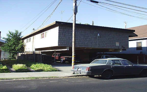 640 W Park St in Stockton, CA - Building Photo