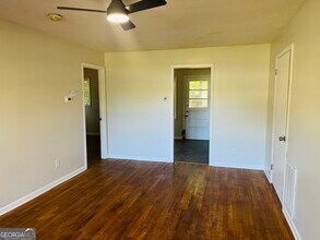 531 Locke St in Palmetto, GA - Building Photo - Building Photo