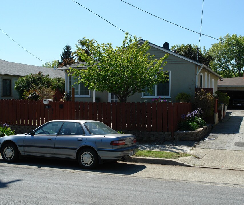 541-543 Rollins Rd in Burlingame, CA - Foto de edificio