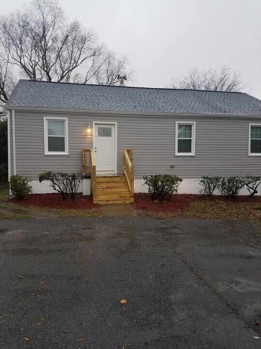 1027 W 48th St in Norfolk, VA - Building Photo