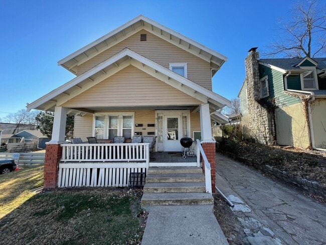 property at 1709 Laramie St