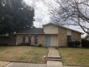 716 Via Del Sur in Mesquite, TX - Building Photo - Building Photo