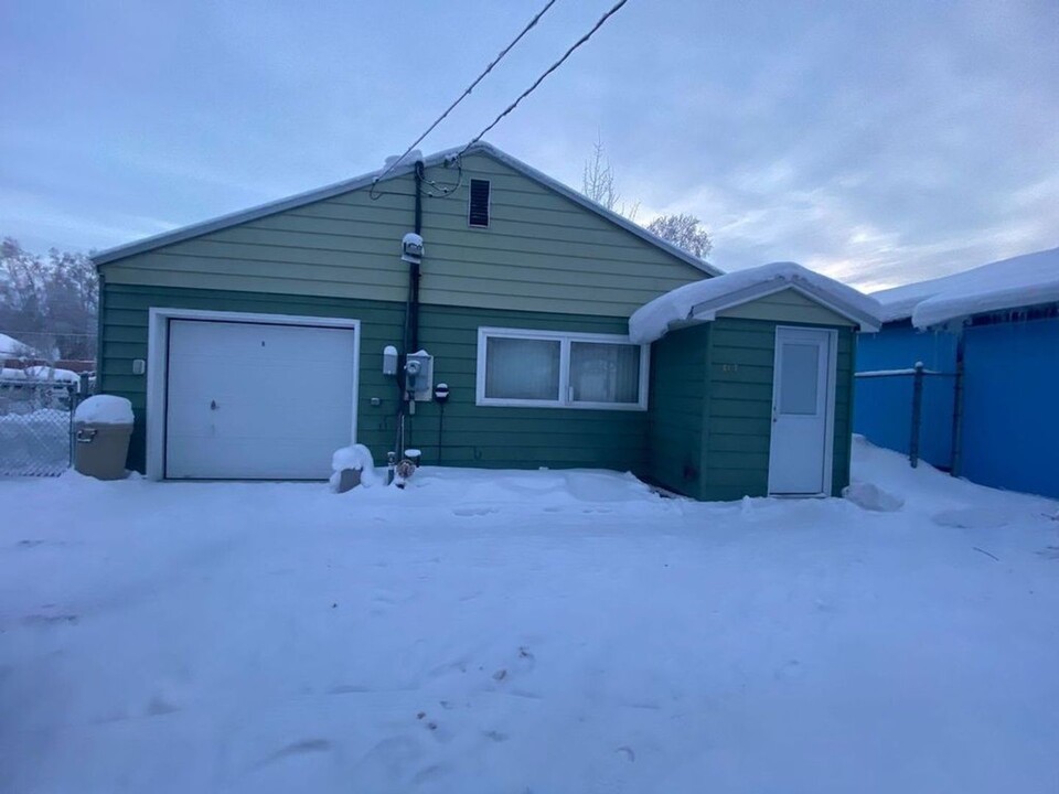 317 Minnie St in Fairbanks, AK - Building Photo