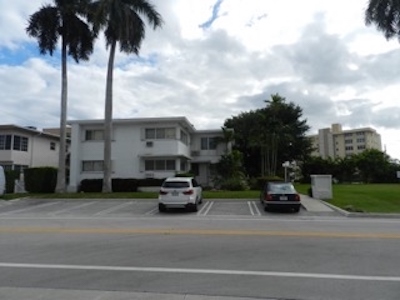 1130 93rd St in Bay Harbor Islands, FL - Foto de edificio