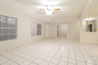 6403 Fallengate Dr in Spring, TX - Building Photo - Building Photo