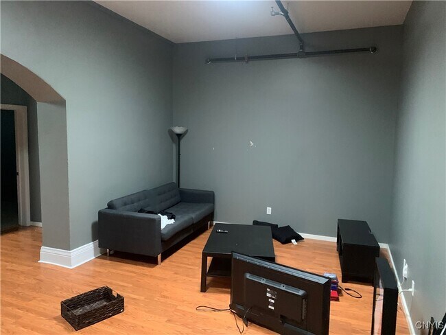 317 S Clinton St in Syracuse, NY - Building Photo - Building Photo